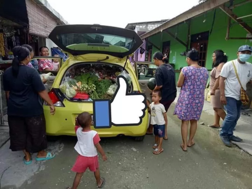 Tampilan Honda Brio yang dijadikan kendaraan dagangan sayur di Papua. (Twitter/@jayapuraupdate)