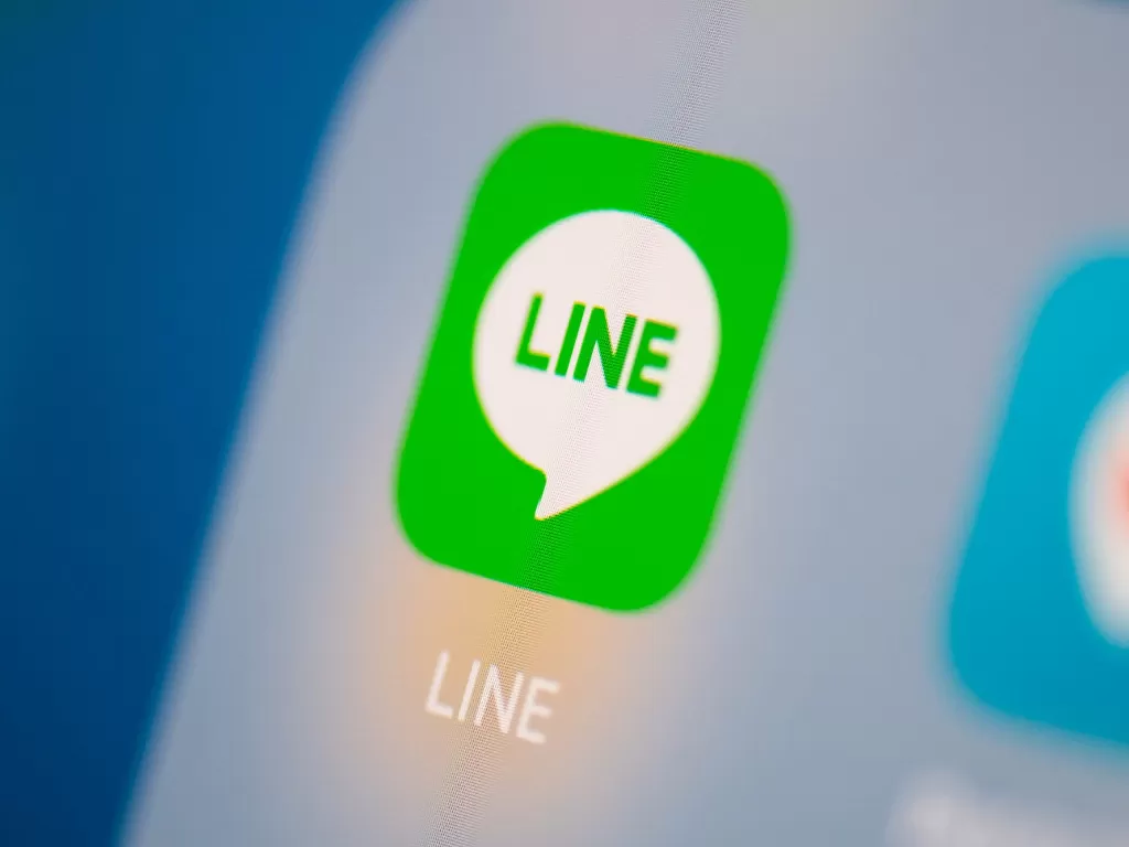 Aplikasi LINE di iOS (photo/Forbes)
