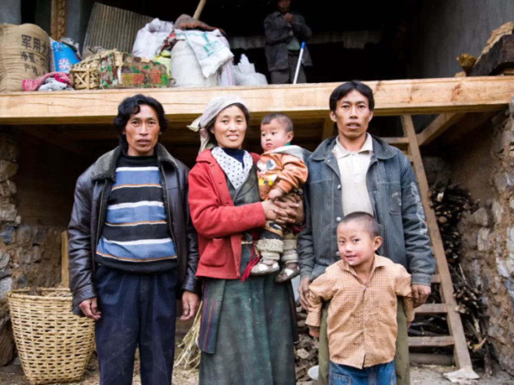 Ilustrasi keluarga di desa terpencil di Himalaya, Nepal. (almalath-news.net)