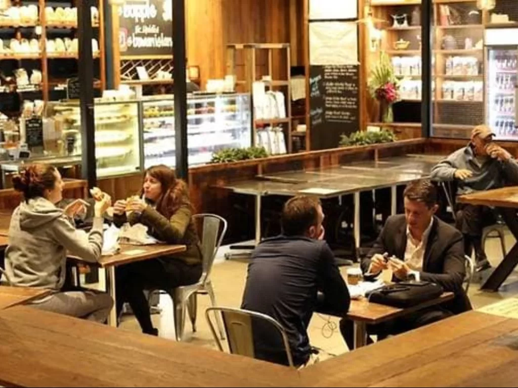Restoran di New South Wales Kembali Dibuka (REUTERS/Loren Elliott)