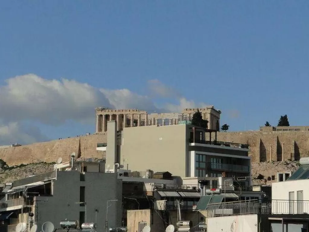 Hotel yang menutupi pandangan situs Yunani kuno Acropolis. (Newsbomb)