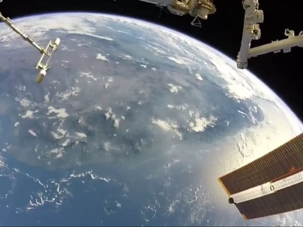 Video rekaman luar biasa yang memperlihatkan kondisi terkini bumi dari luar angkasa. (Instagram NASA)