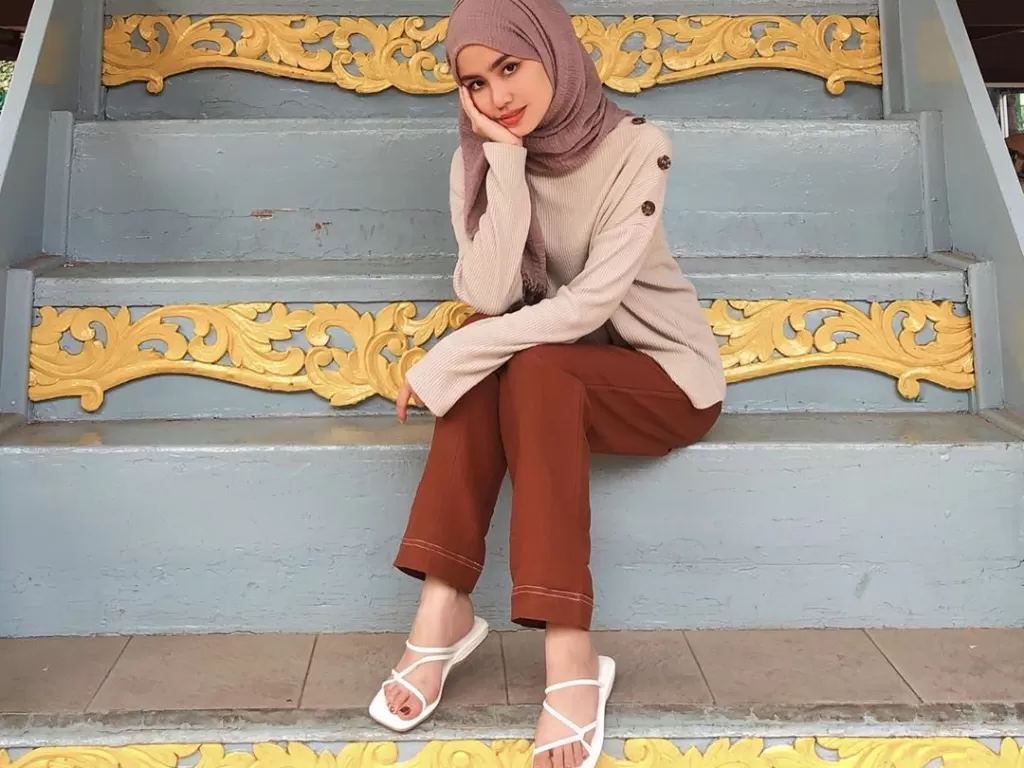 Ilustrasi hijab sandal (PINTEREST)