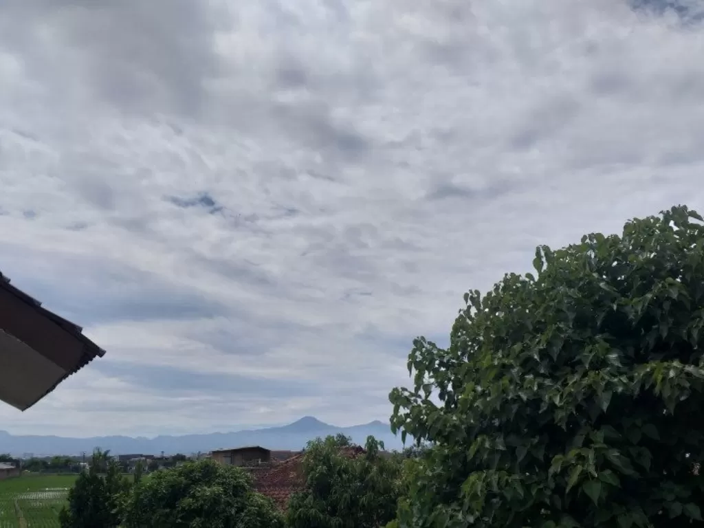 Suara dentuman terdengar di atas langit Kabupaten Bandung, pada Kamis (21/5/2020). (Dok warga)