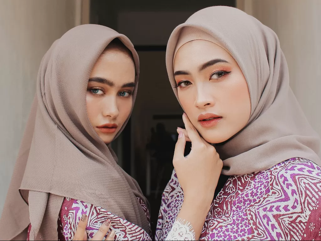 Ilustrasi warna hijab bikin cerah (Pexels/Ichad Windhiagiri)