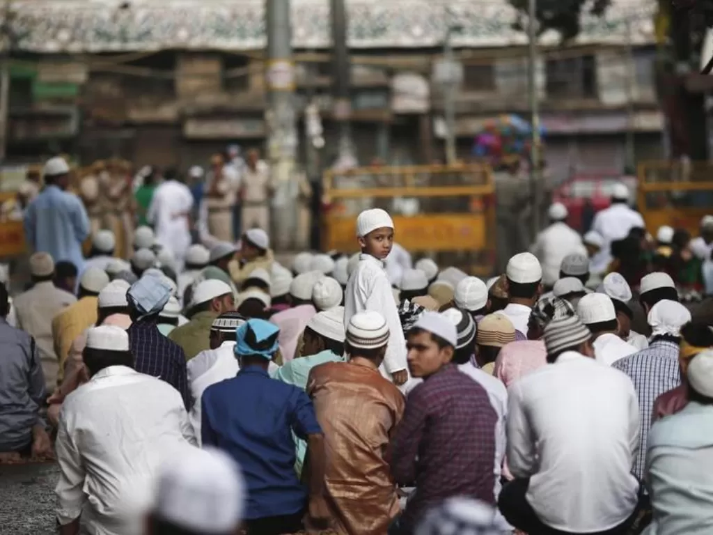 Suasana Idul Fitri terlihat meriah sebelum pandemi virus corona.(REUTERS/Adnan Abidi)