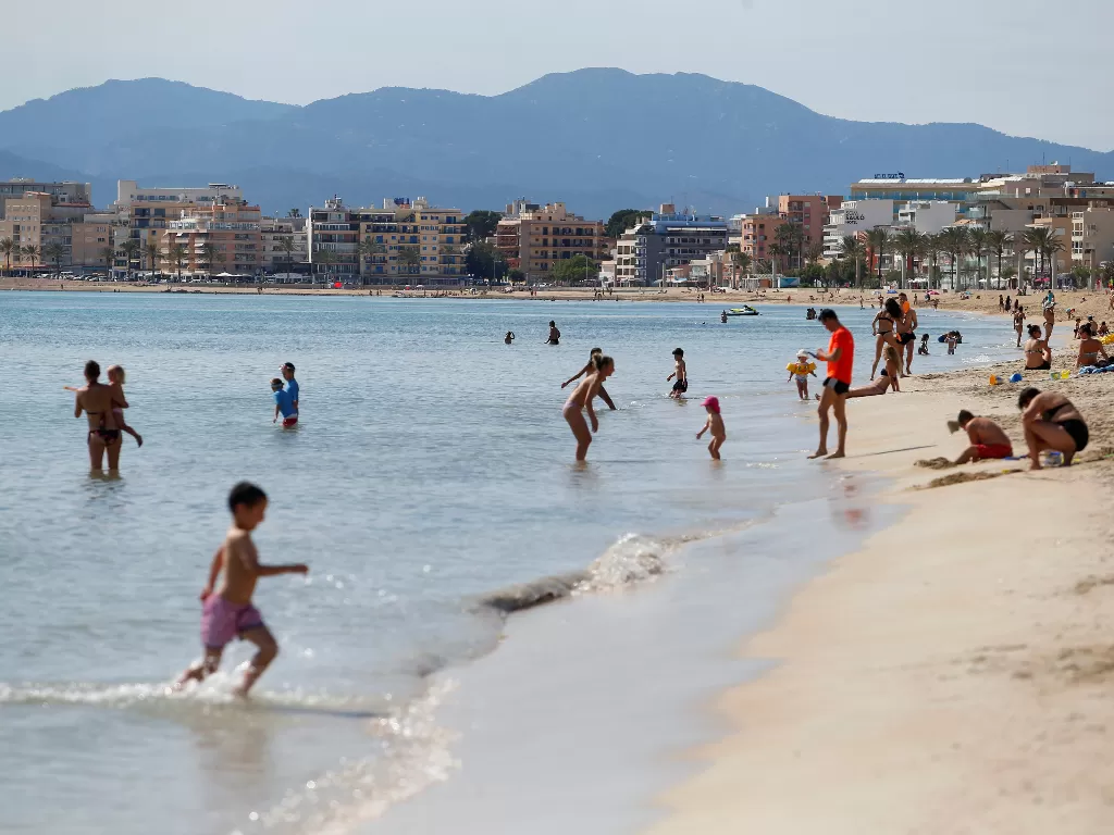 Pantai di Mallorca, Spanyol. (REUTERS/Enrique Calvo)