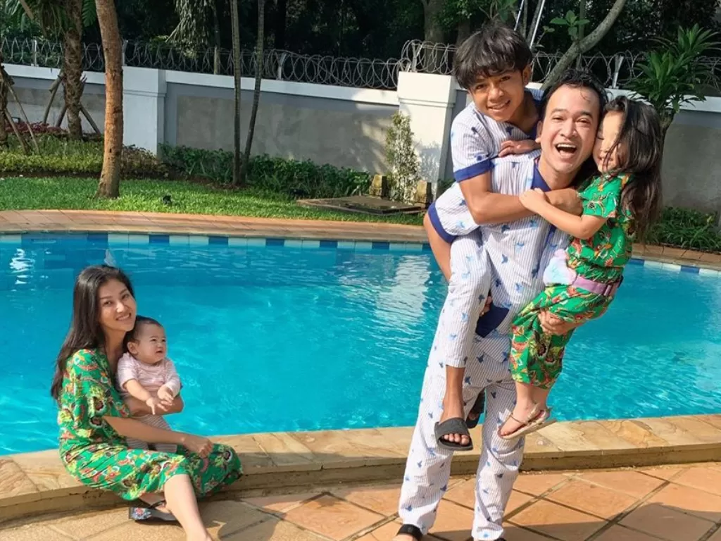 Ruben Onsu dan keluarga. (Instagram/@ruben_onsu)