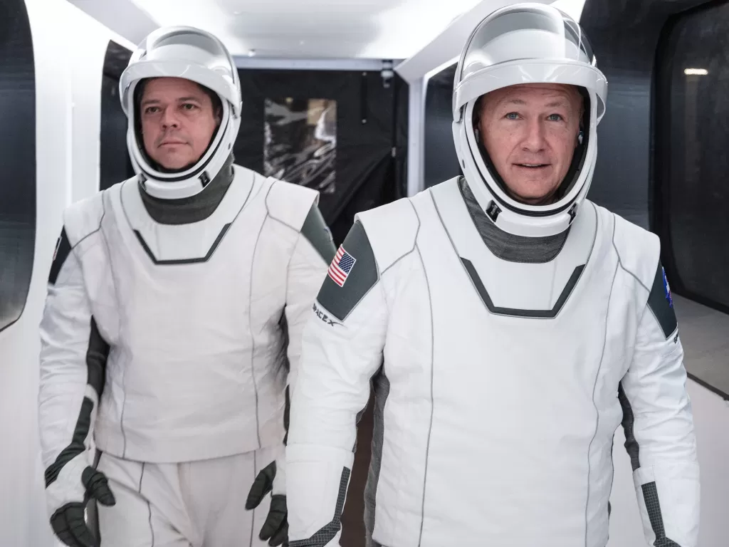 Pakaian luar angkasa rancangan SpaceX dan NASA (photo/Dok. NASA)