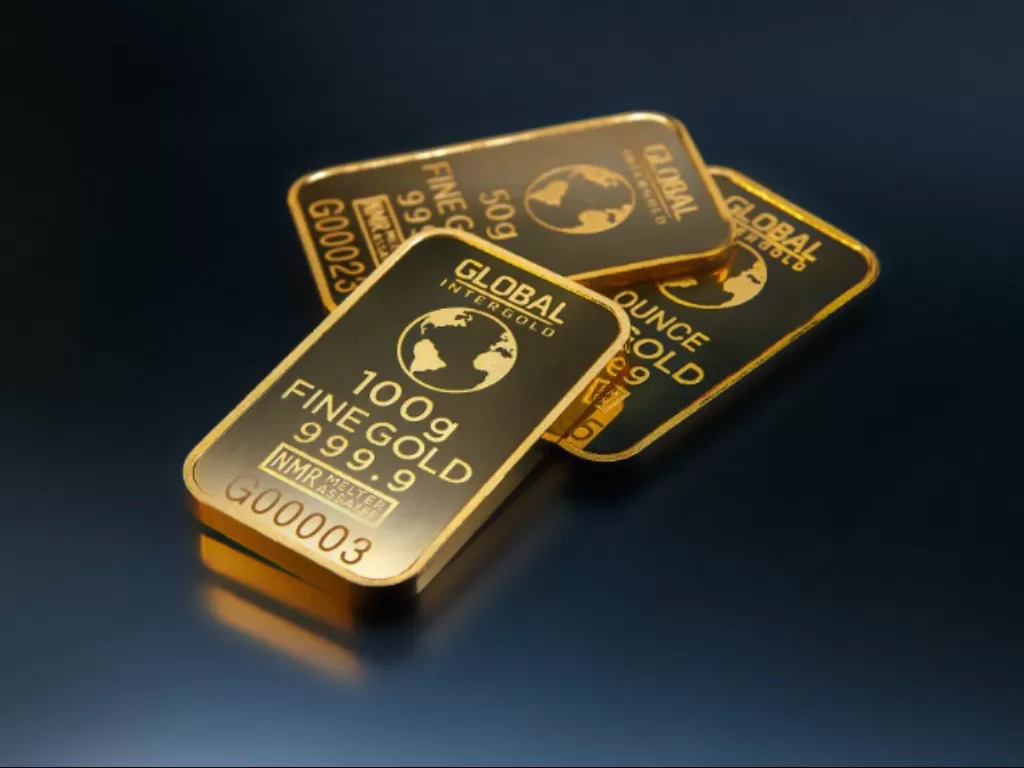 Ilustrasi emas dan harga emas yang merosot. (freepik).