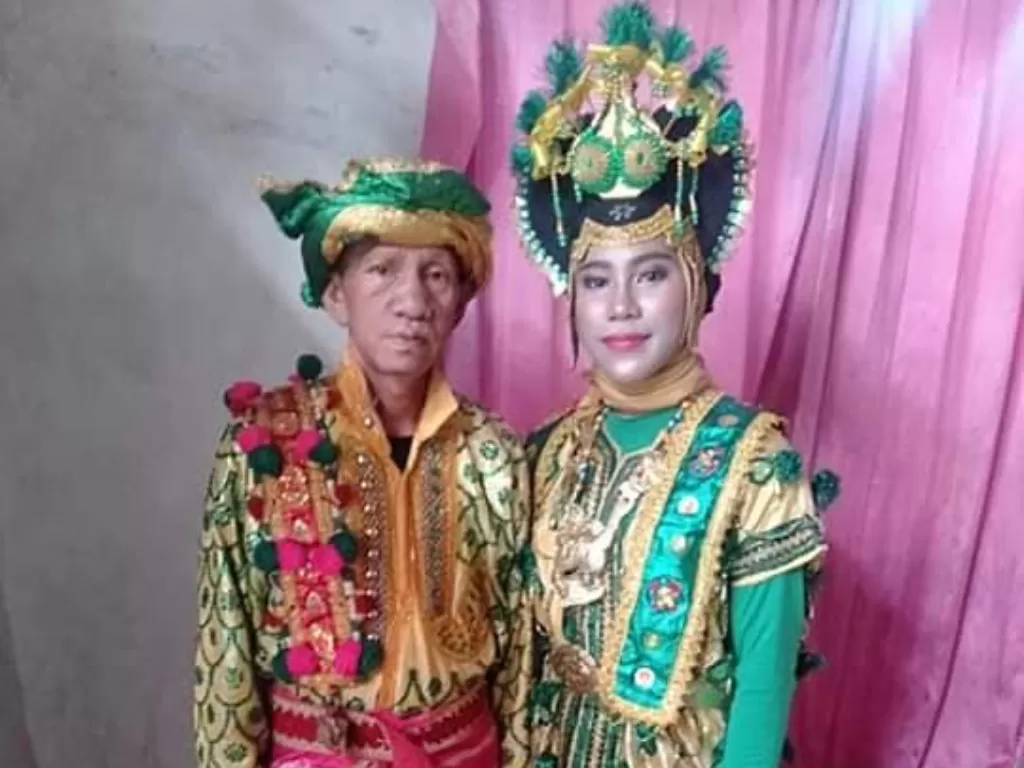 Postingan Rudhyy Genster kakek nikahi gadis 16 tahun (Facebook Group Lapran Warga Baubau)