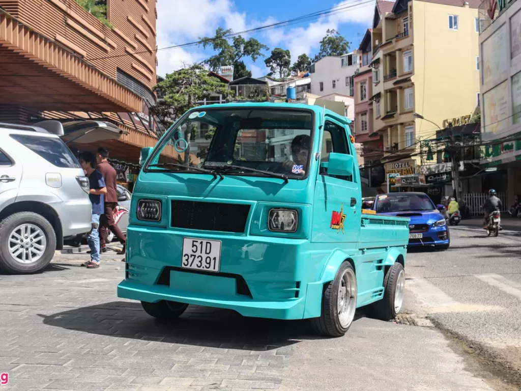 Tampilan Suzuki Carry usai dirombak modifikator Vietnam dengan konsep JDM Kei Truck. (zingnews.vn)