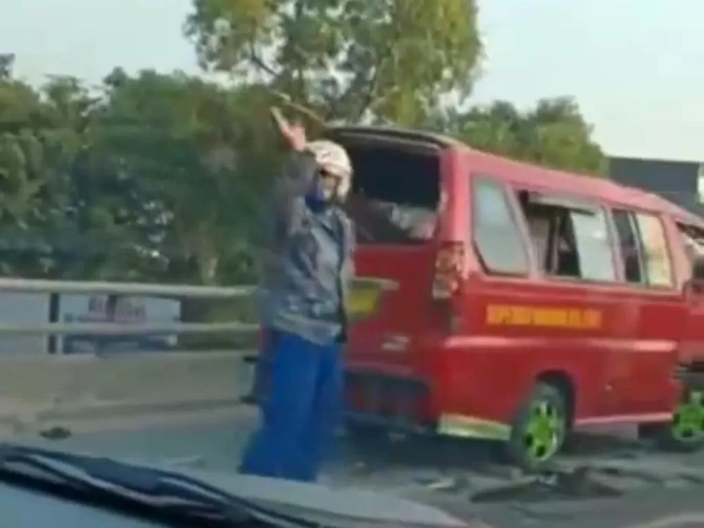 Video kecelakaan yang viral di media sosial (Hasil tangkapan layar Instagram/@jakarta.terkini)