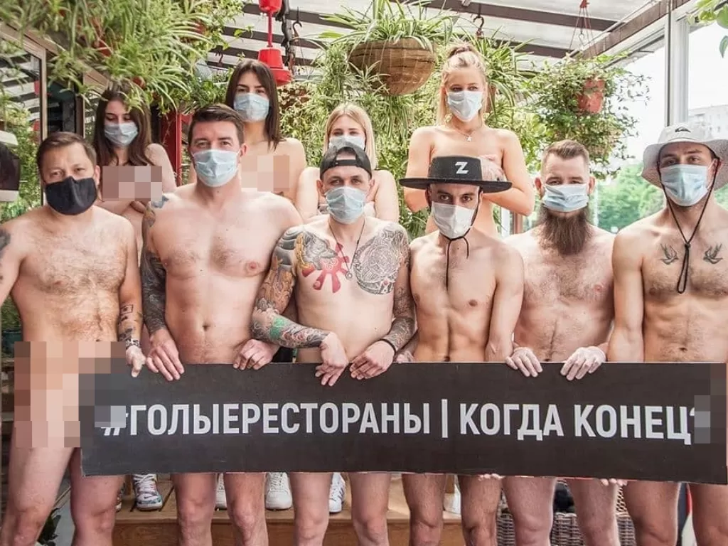 Para pemilik restoran di Rusia protes karantina dengan mengunggah foto telanjang. (Instagram/@horeca_rabota)