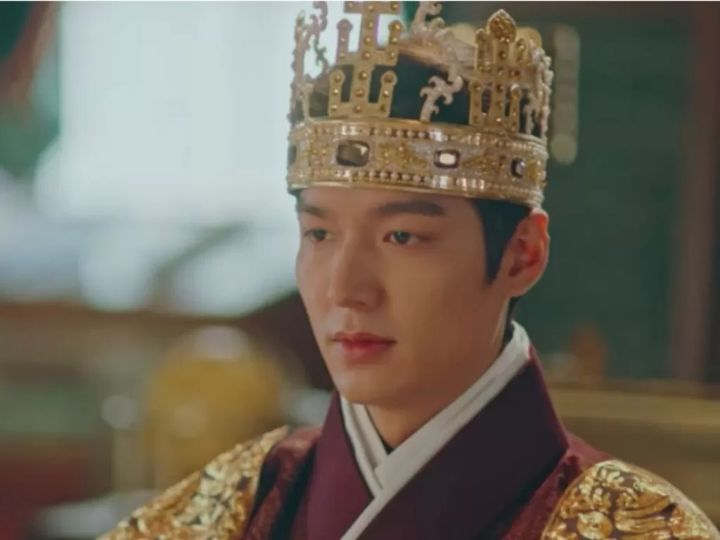 Lee Min Ho dalam drama The King: Eternal Monarch.(YouTube/SBS)