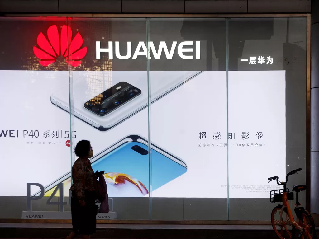 Salah satu Huawei Store di Beijing, Tiongkok (photo/REUTERS/Thomas Peter)