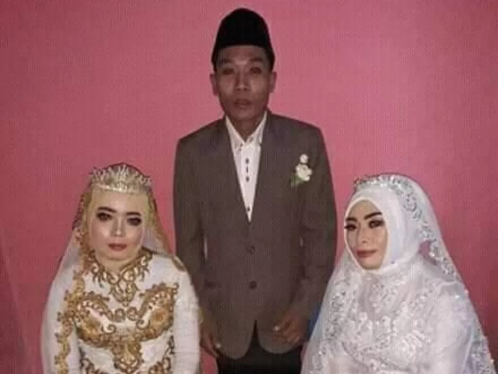 Saiful Bahri berfoto bersama dua istrinya usai ijab kabul. (Foto: Istimewa)