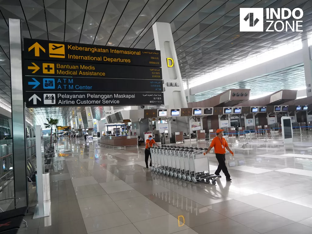 Suasana Terminal 3 Bandara Soekarno Hatta, Tangerang, Banten, Jumat (24/4/2020). (INDOZONE/Arya Manggala)