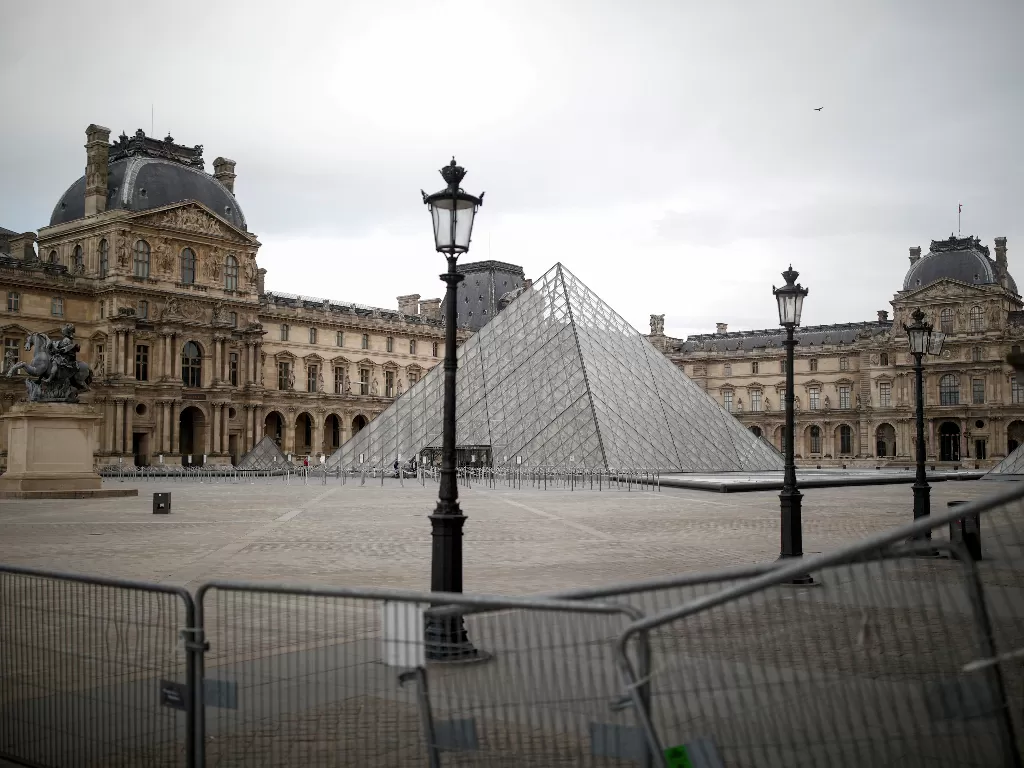 Museum Louvre, Paris, Prancis. (REUTERS/Benoit Tessier)