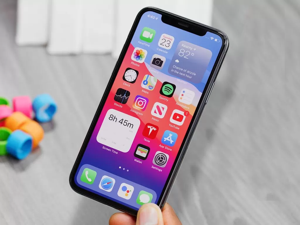 Tampilan iOS 14 di iPhone (photo/YouTube/Marques Brownlee)