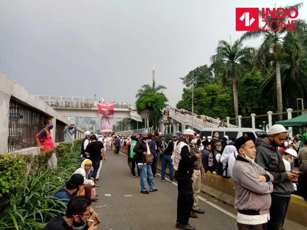 Suasana aksi massa tuntut pembatalan RUU HIP di depan Gedung DPR, Rabu (2/6/2020). (INDOZONE/Sarah Hutagaol)