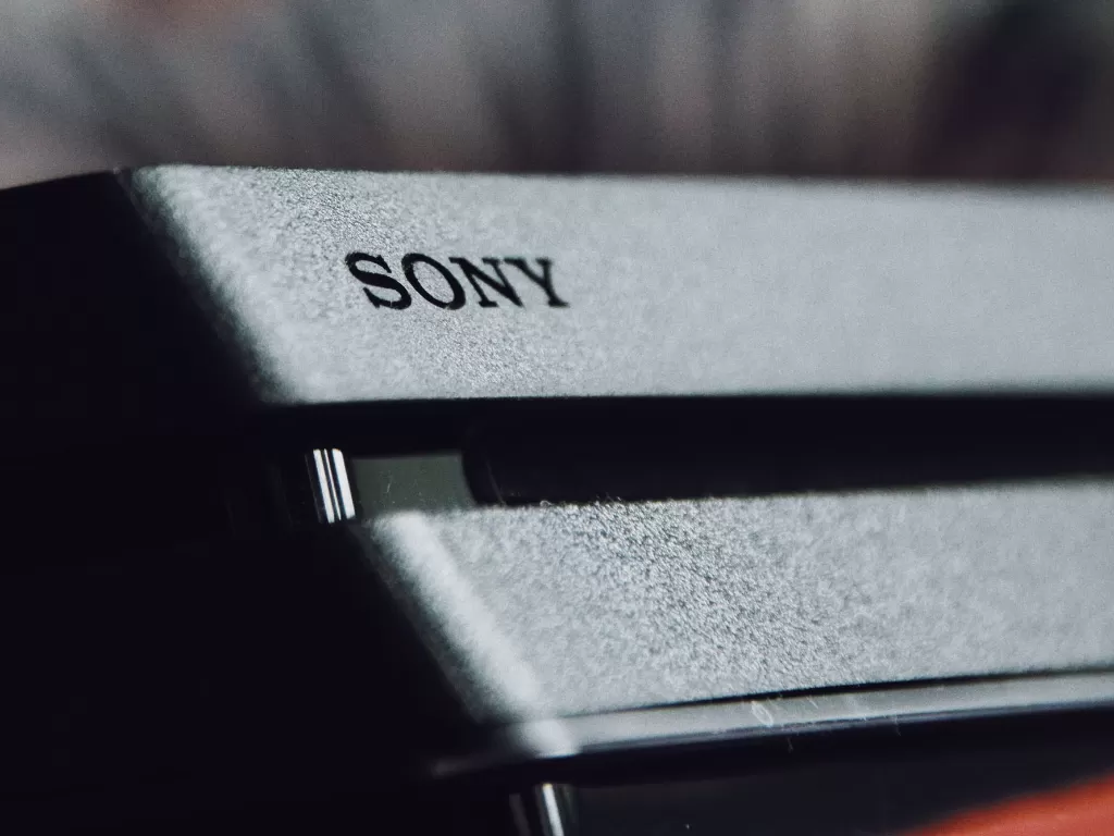 Console PlayStation 4 buatan Sony (photo/Unsplash/Lora Visuals)