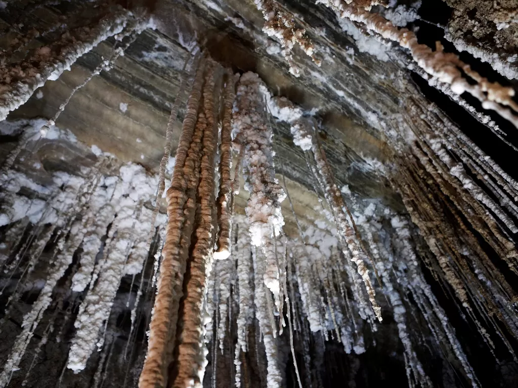 Penampakan Gua Malham, gua garam terpanjang di dunia. (photo/Reuters)