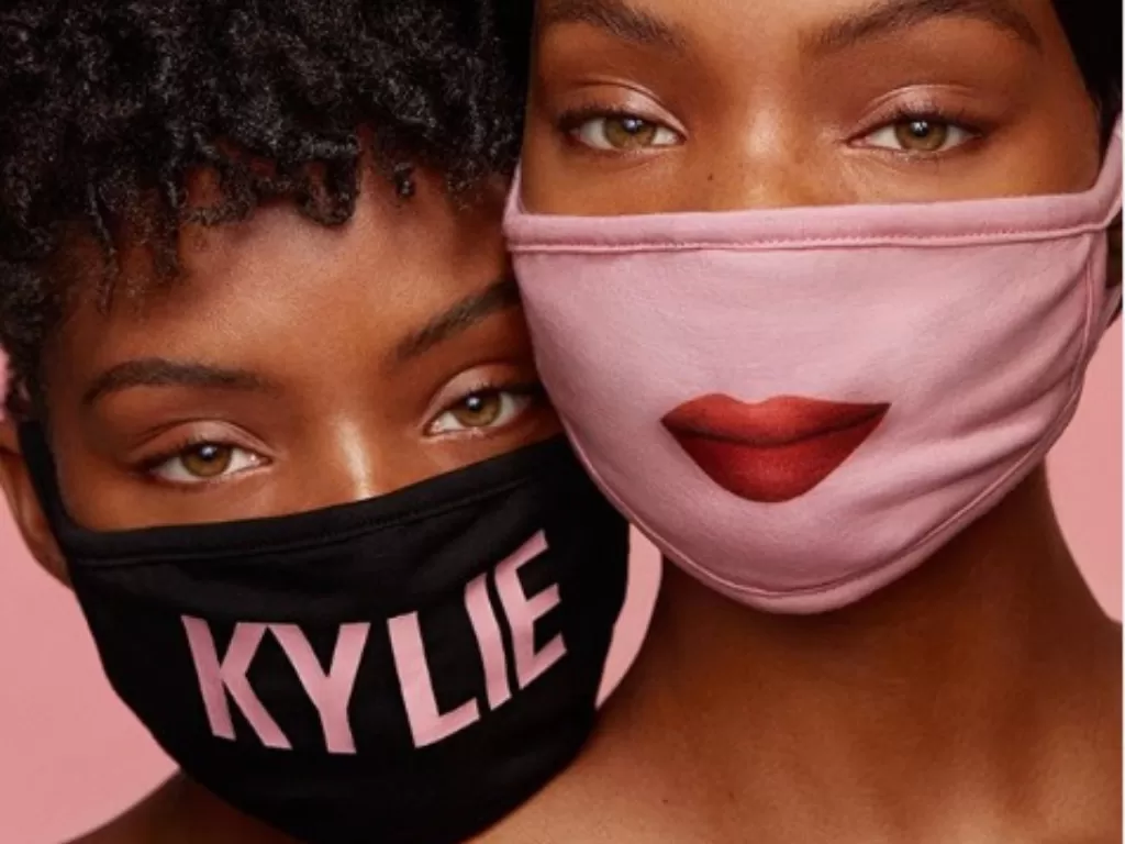 Masker kain Kylie Jenner (Instagram/@kylieskin)