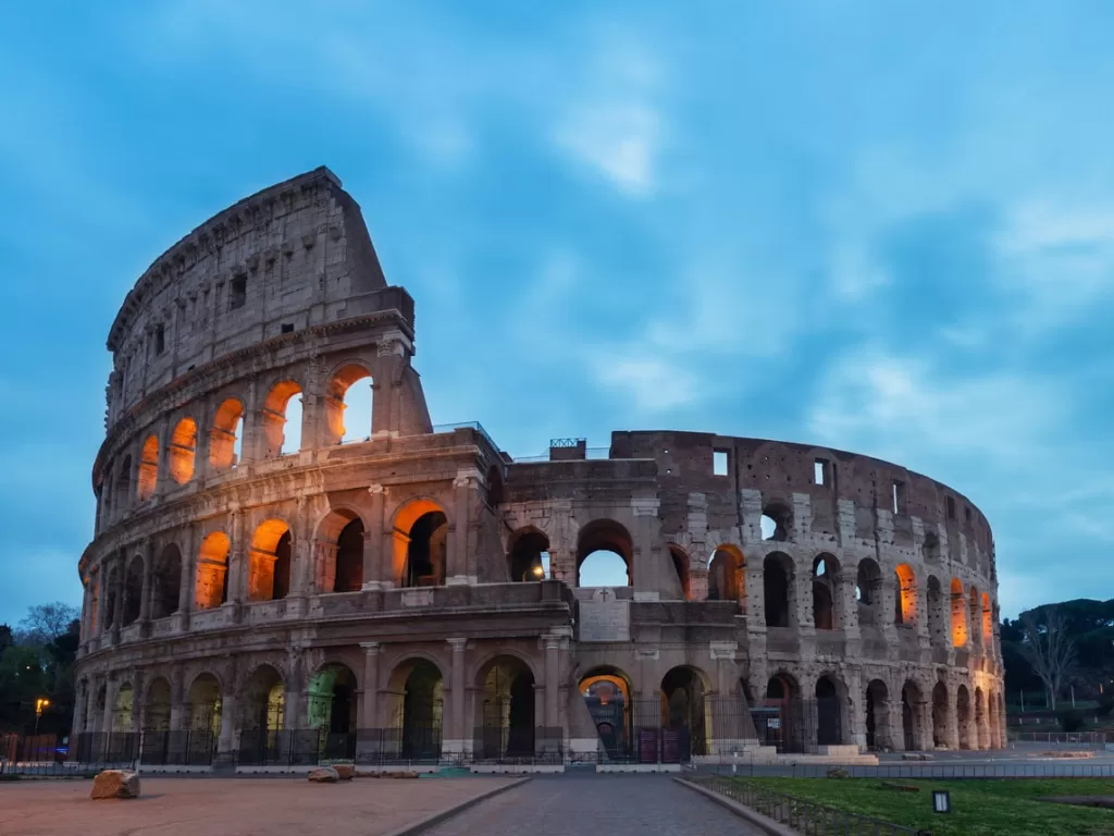 Koloseum. (Unsplash/@davidkhlr) 