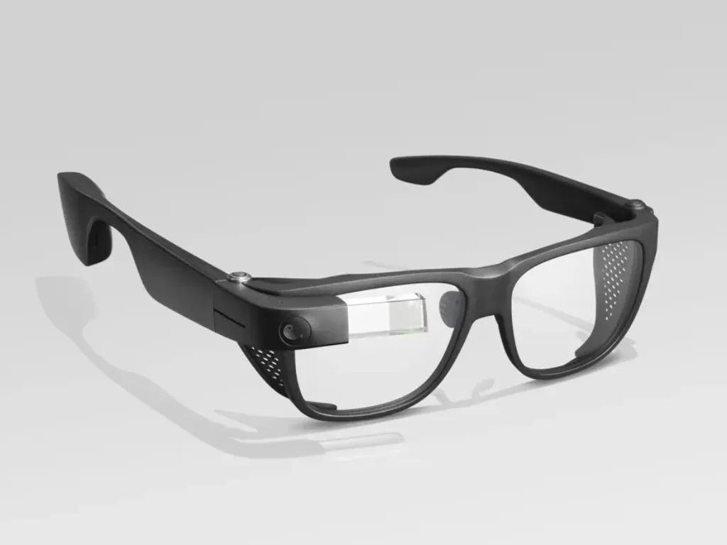 Kacamata pintar Google Glass (photo/Mashable)
