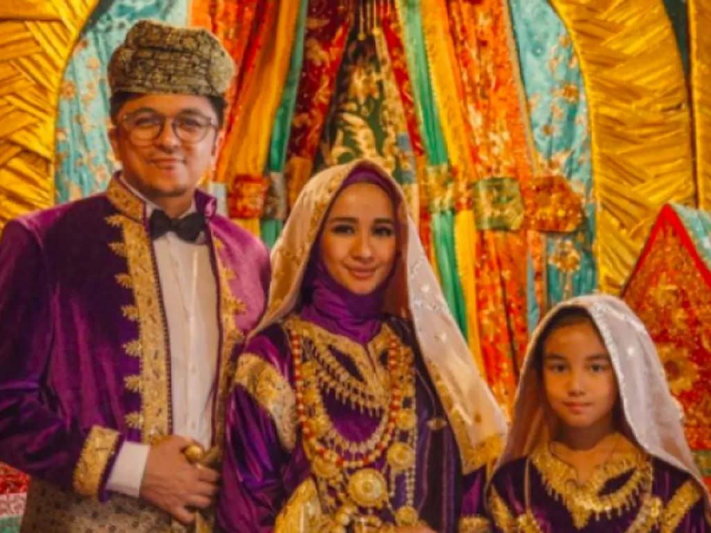Laudya Cynthia Bella menikah dengan pebisnis Malaysia Engku Emran di Kuala Lumpur, Malaysia, Jumat (8/9/2017). (photo/Instagram/@laudyacynthiabella)