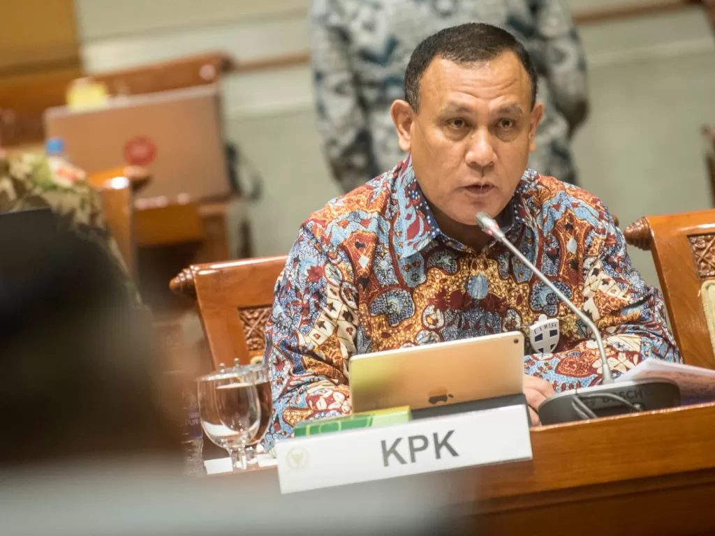 Ketua KPK Firli Bahuri menyampaikan tanggapannya saat mengikuti Rapat Dengar Pendapat dengan Komisi III DPR di komplek Parlemen, Jakarta, Kamis (25/6/2020). (ANTARA/Muhahammad Adimaja)