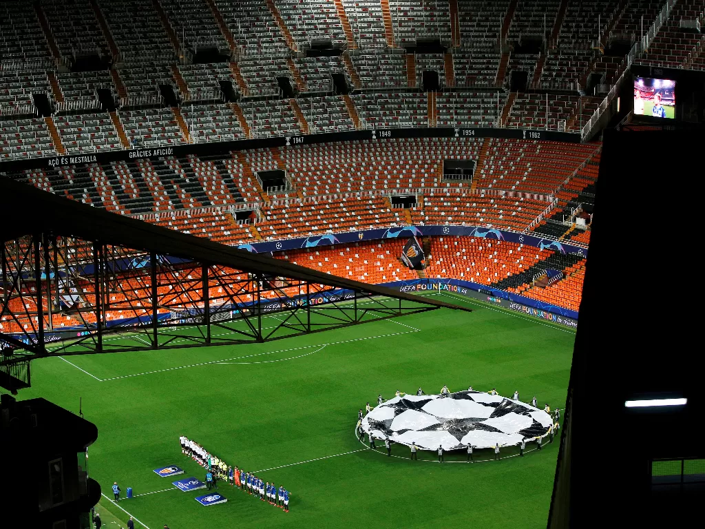 Suasana di stadion gelaran Liga Champions. (REUTERS/Susana Vera)