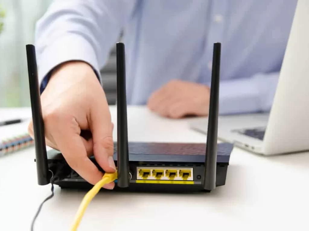 Wireless router untuk internet di PC/laptop (groundedreason.com)