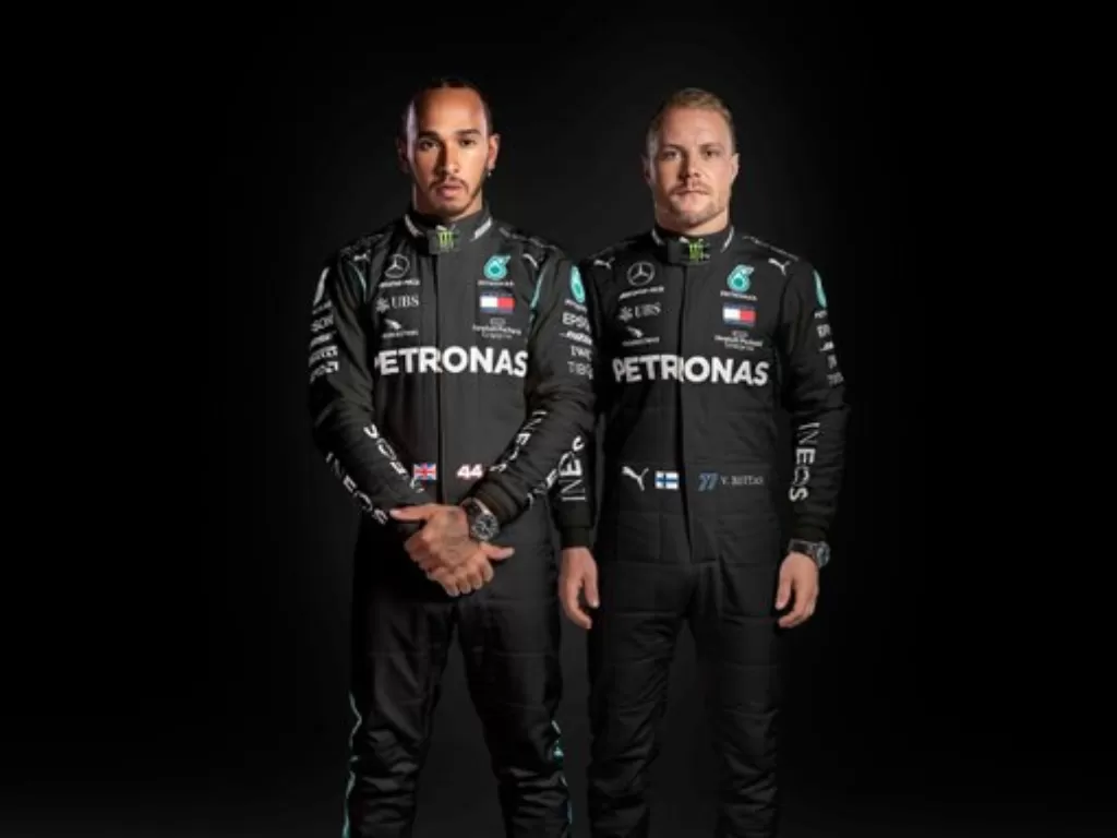 Tampilan baju balap terbaru pabrikan Mercedes di F1 2020. (Twitter/@MercedesAMGF1)