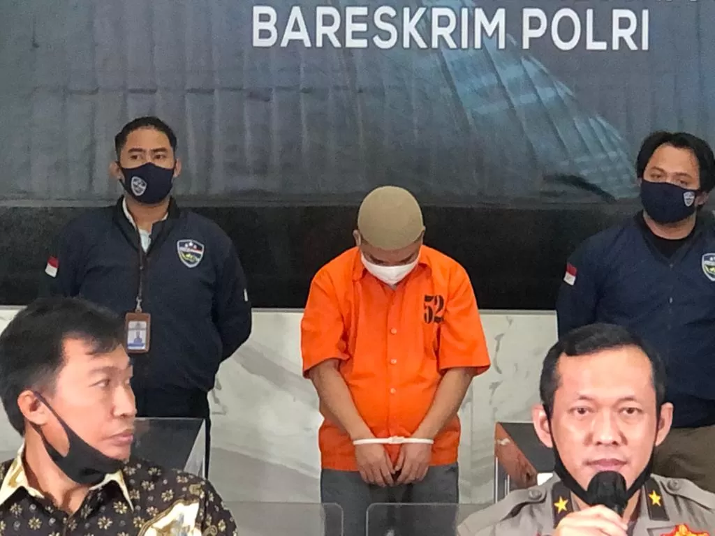 Konferensi pers Bareskrim Polri soal kasus sebaran hoaks kondisi 3 bank memburuk di Gedung Bareskrik Polri, Jakarta, Jumat (3/7/2020). (INDOZONE/Samsudhuha Wildansyah)