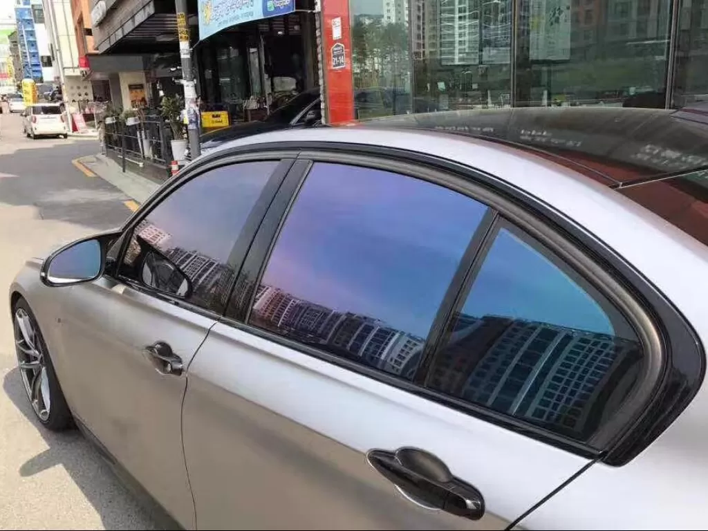 Ilustrasi mobil yang menggunakan kaca film. (Dok. DHGate)