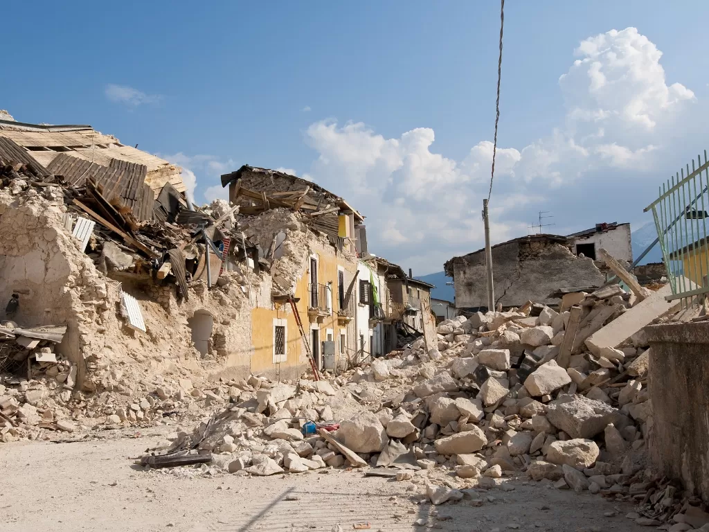 Ilustrasi reruntuhan akibat gempa bumi. (Pixabay/Angelo Giordano)