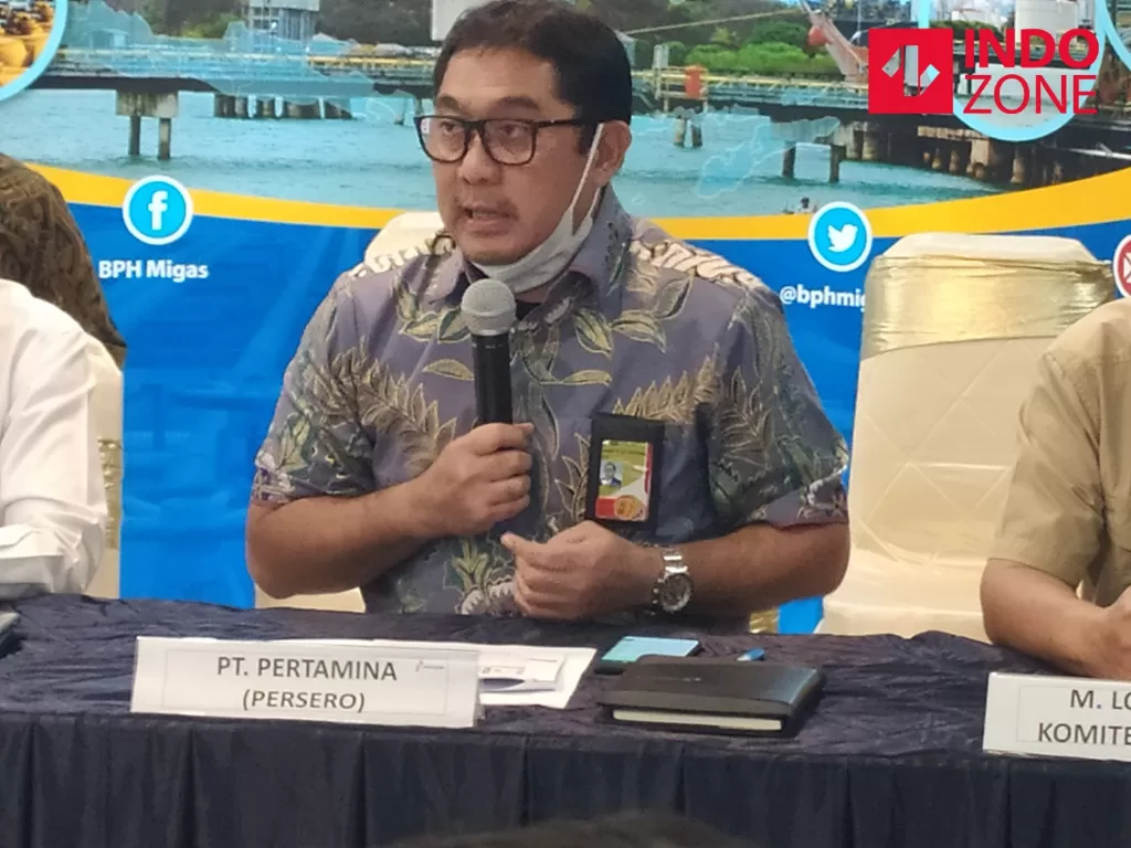 Senior Vice President ( SVP) Bussiness Operation Pertamina Yanuar Budi Hartanto dalam konferensi pers tentang progres digitalisasi SPBU, di Kantor BPH Migas, Rabu (8/7/2020). (INDOZONE/Sigit Nugroho)