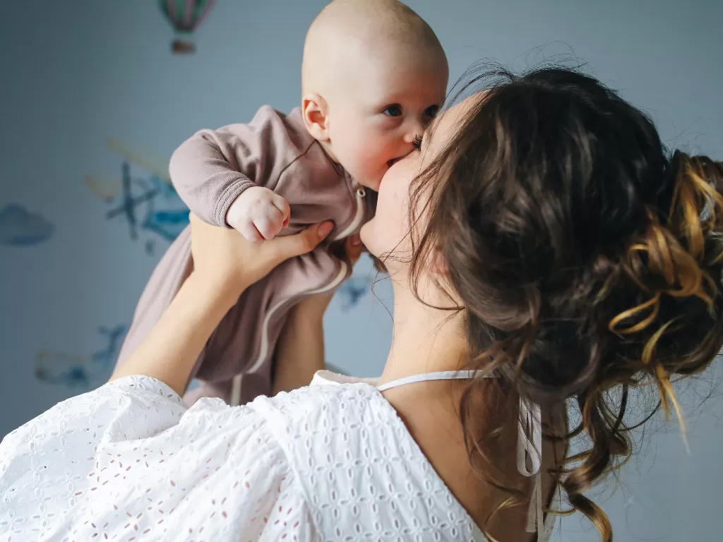 Ilustrasi ibu dan bayi (Pexels/Polina Tankilevitch)