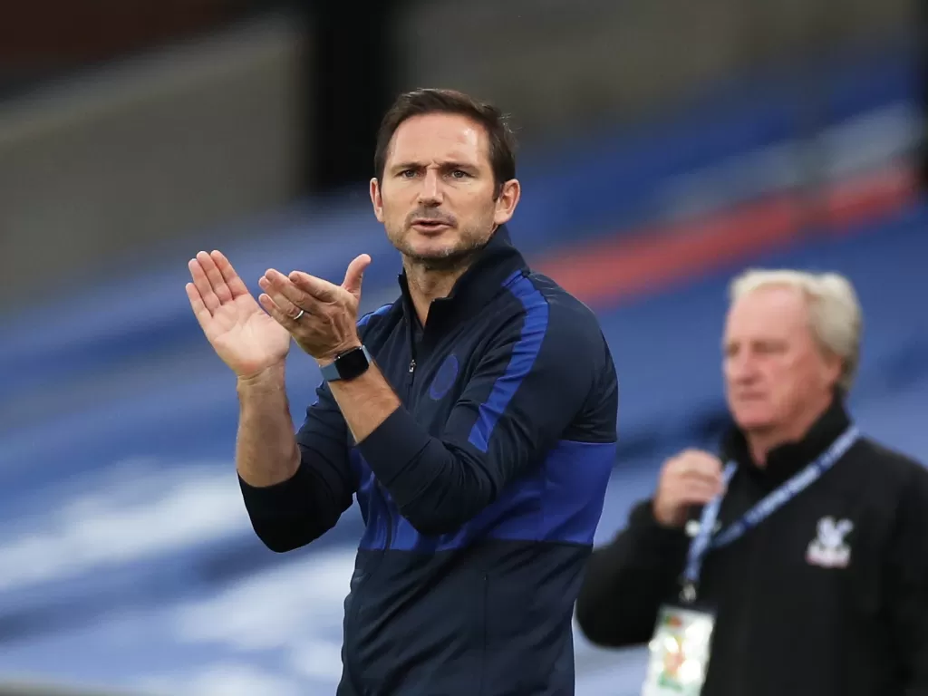 Pelatih Chelsea, Frank Lampard. (REUTERS/Peter Cziborra)
