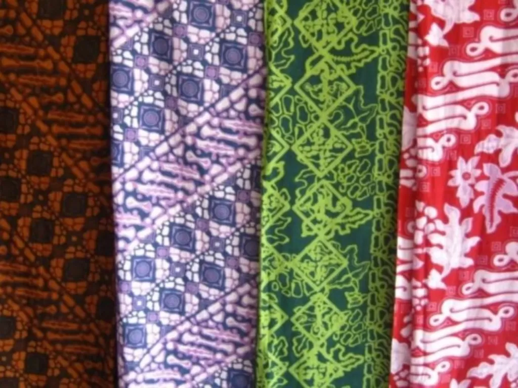 Ilustrasi motif kain batik khas Indonesia. (Instagram/@infobatik.id)