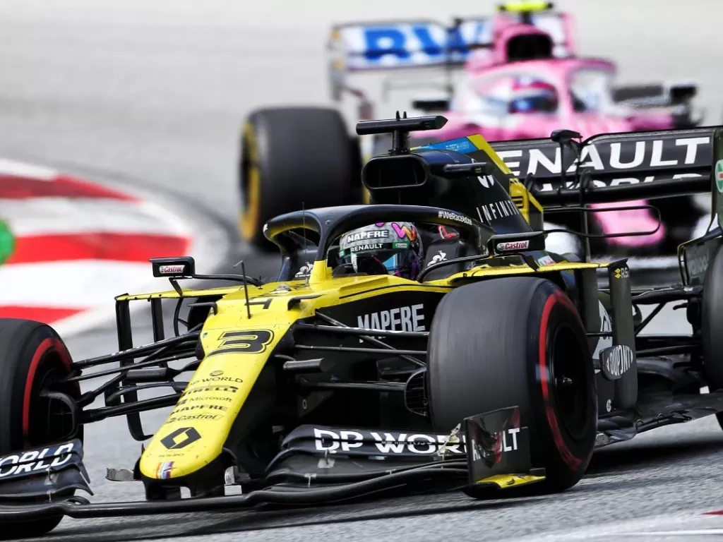 Mobil pabrikan Renault dengan Racing Point. (Instagram/@renaultf1team)