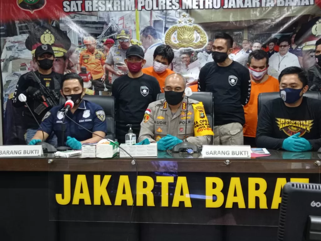 Konferensi pers penangkapan sindikat pengganjal ATM di Polres Jakarta Barat, Rabu (15/7/2020).(Humas Polres Jakarta Barat)