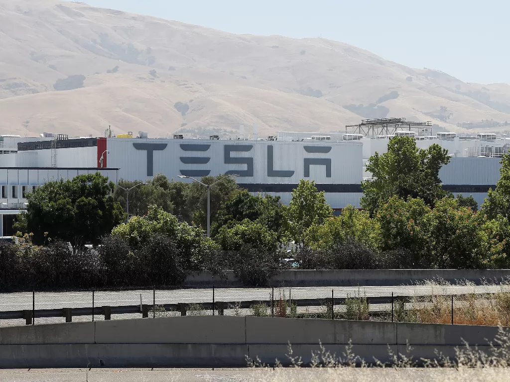 Tampilan pabrik produksi milik Tesla di California. (REUTERS/Stephen Lam)