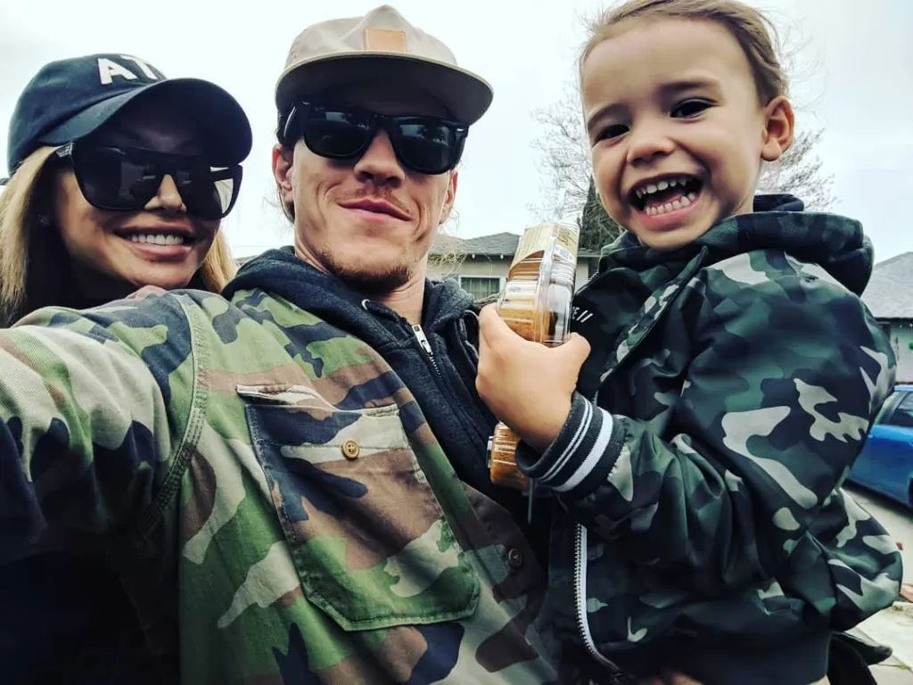 Ryan Dorsey bersama Naya Rivera dan anaknya. (Photo/Instagram/@dorseyryan)