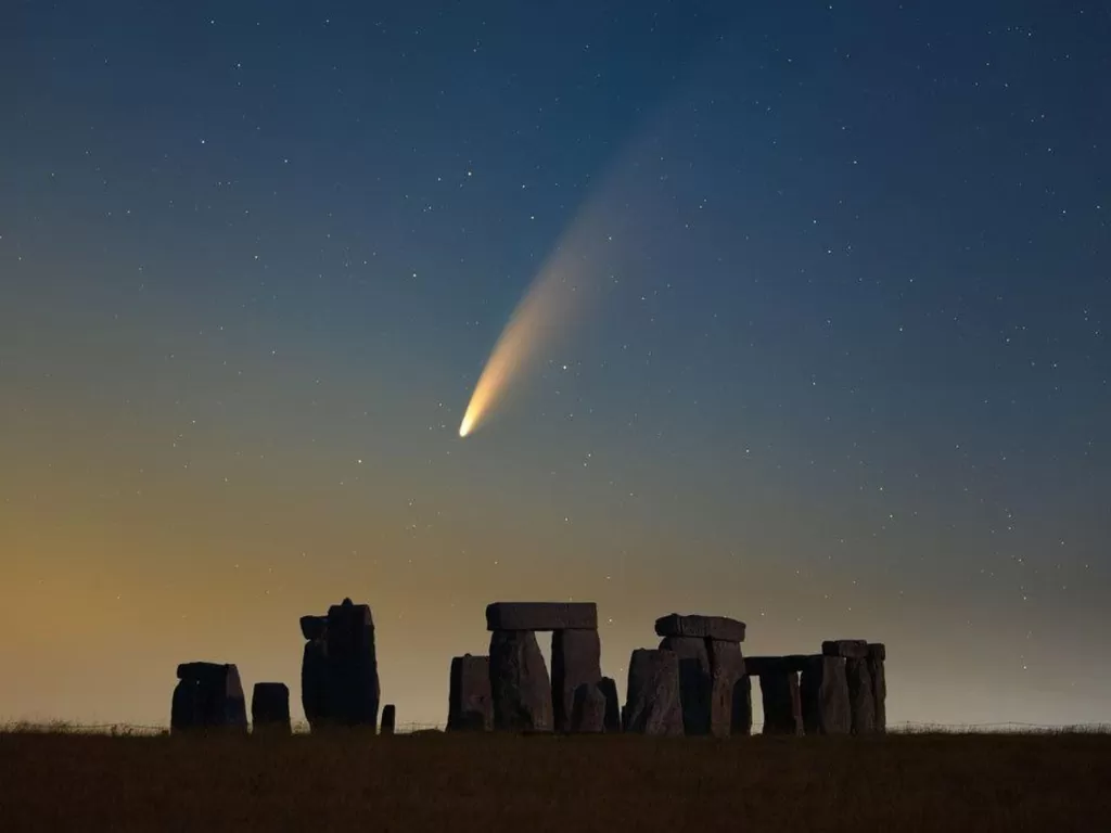 Komet Neowise. (Declan Deval/NASA)