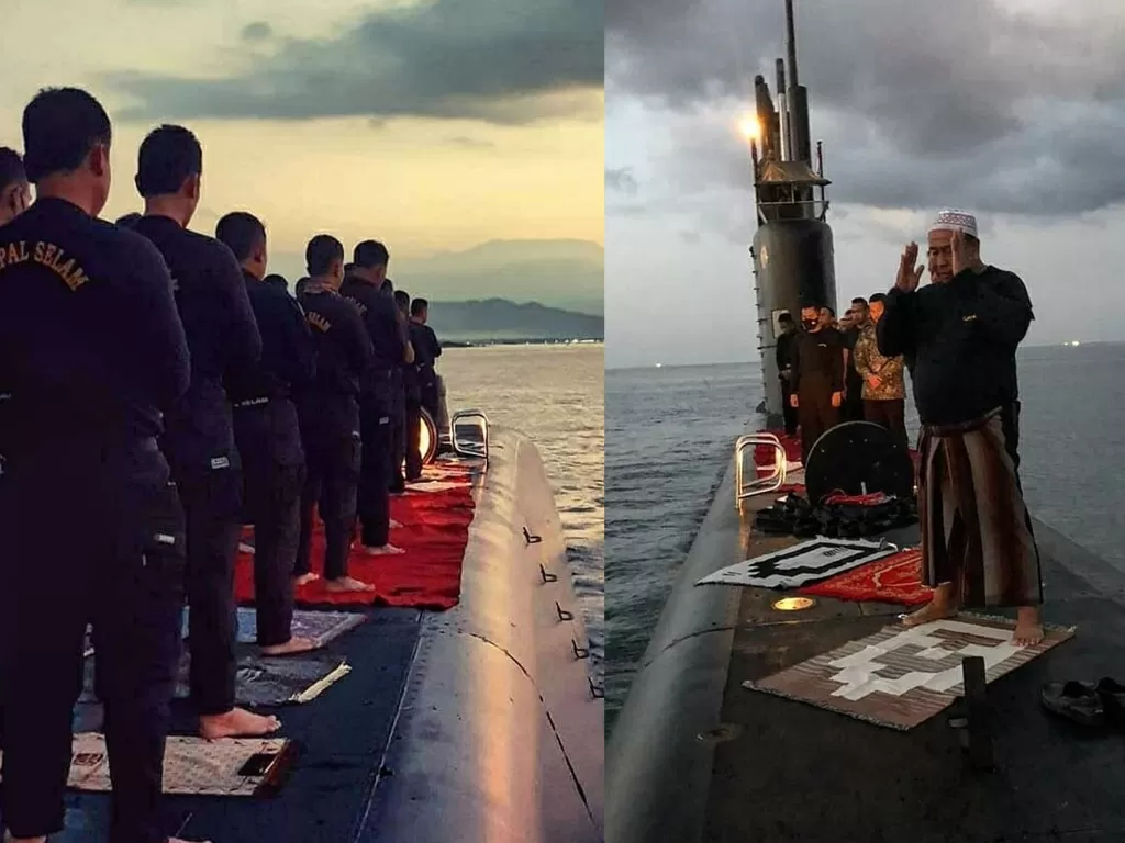 Potret anggota TNI AL salat di atas kapal selam. (Photo/Instagram/@submarines.id)