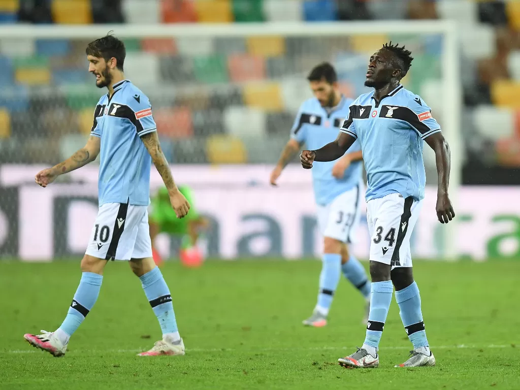 Para pemain Lazio. (REUTERS/Daniele Mascolo)