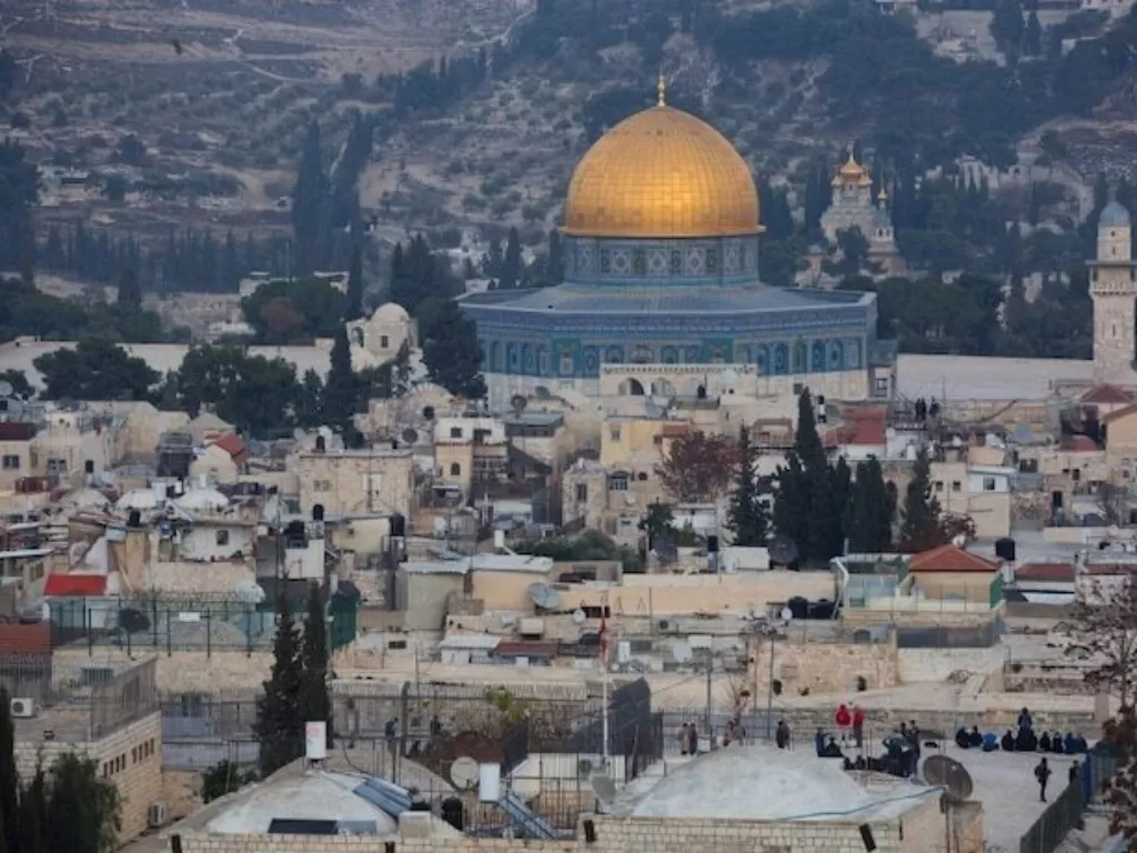 Kota Yerusalem, nampak bangunan Masjid Al Aqsa. (Oded Balilty/AP)
